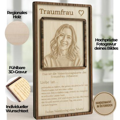 Besondere Holzkarte Valentinstag "Liebe ist..." - Geschenk mit Gravur