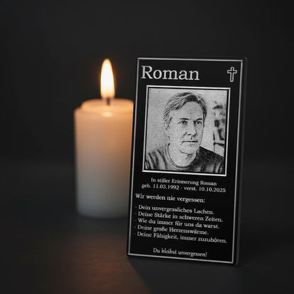 Zeitlose gravierte Gedenkkarte Mensch auf SCHWARZEM ACRYL