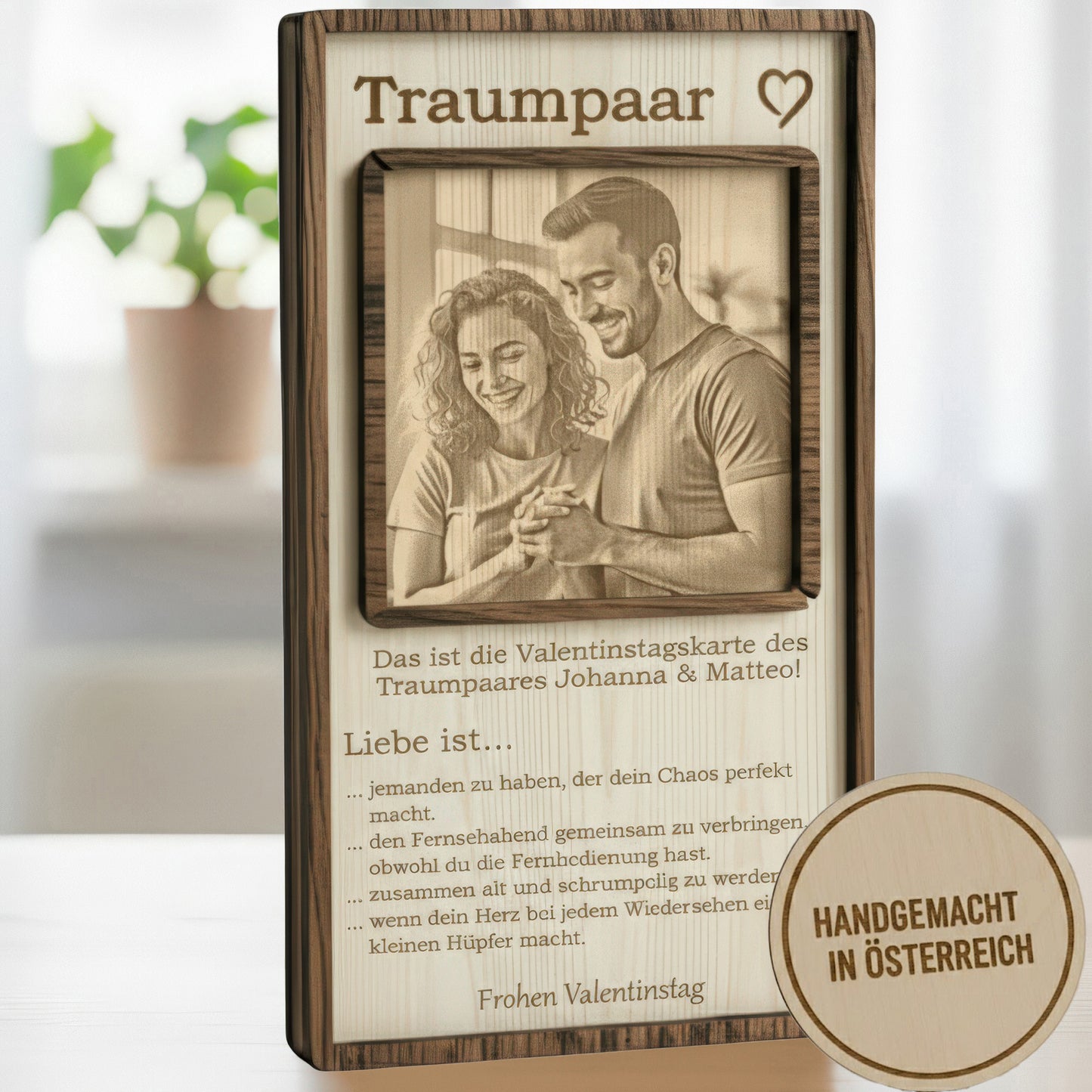 Besondere Holzkarte Valentinstag "Liebe ist..." - Geschenk mit Gravur