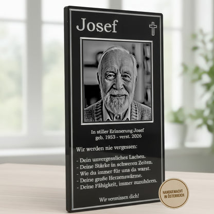 Zeitlose gravierte Gedenkkarte Mensch auf SCHWARZEM ACRYL