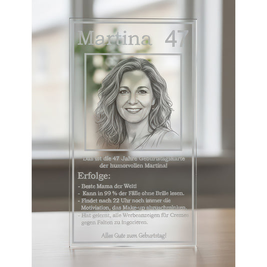 Edle personalisierte Geburtstagskarte aus Glas-Acryl mit Fotogravur für Frauen.