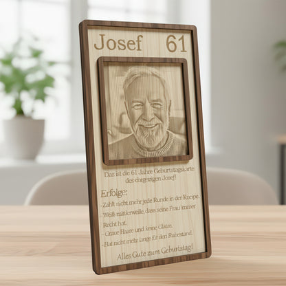 Personalisierte Geburtstagskarte aus Holz mit hochwertiger Gravur für Männer.