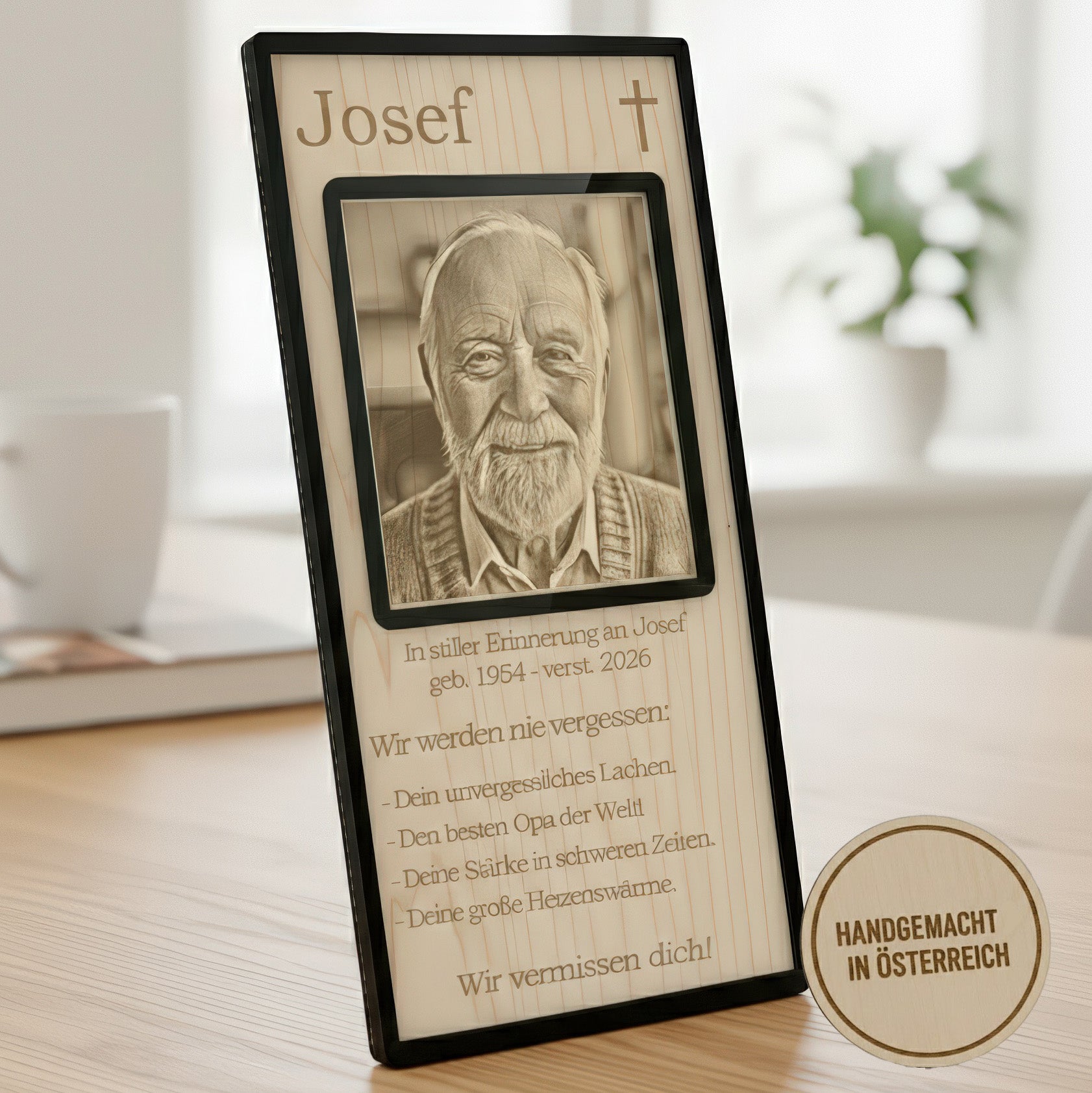 Personalisierte Gedenktafel aus Holz mit individueller Fotogravur zur Erinnerung.