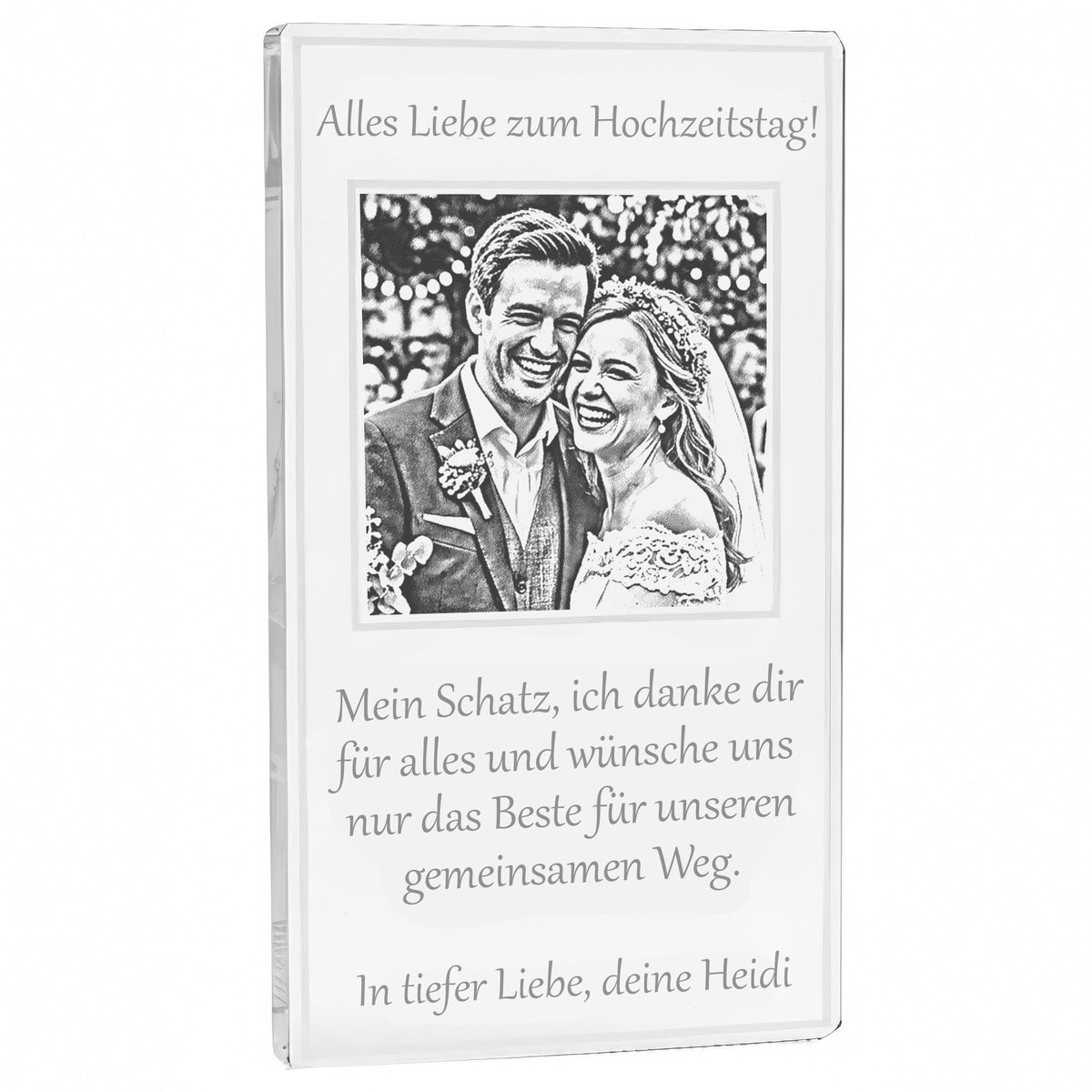 Personalisiertes Geschenk zum Hochzeitstag aus klarem Acrylglas mit graviertem Jubiläumsfoto und Jahreszahl.