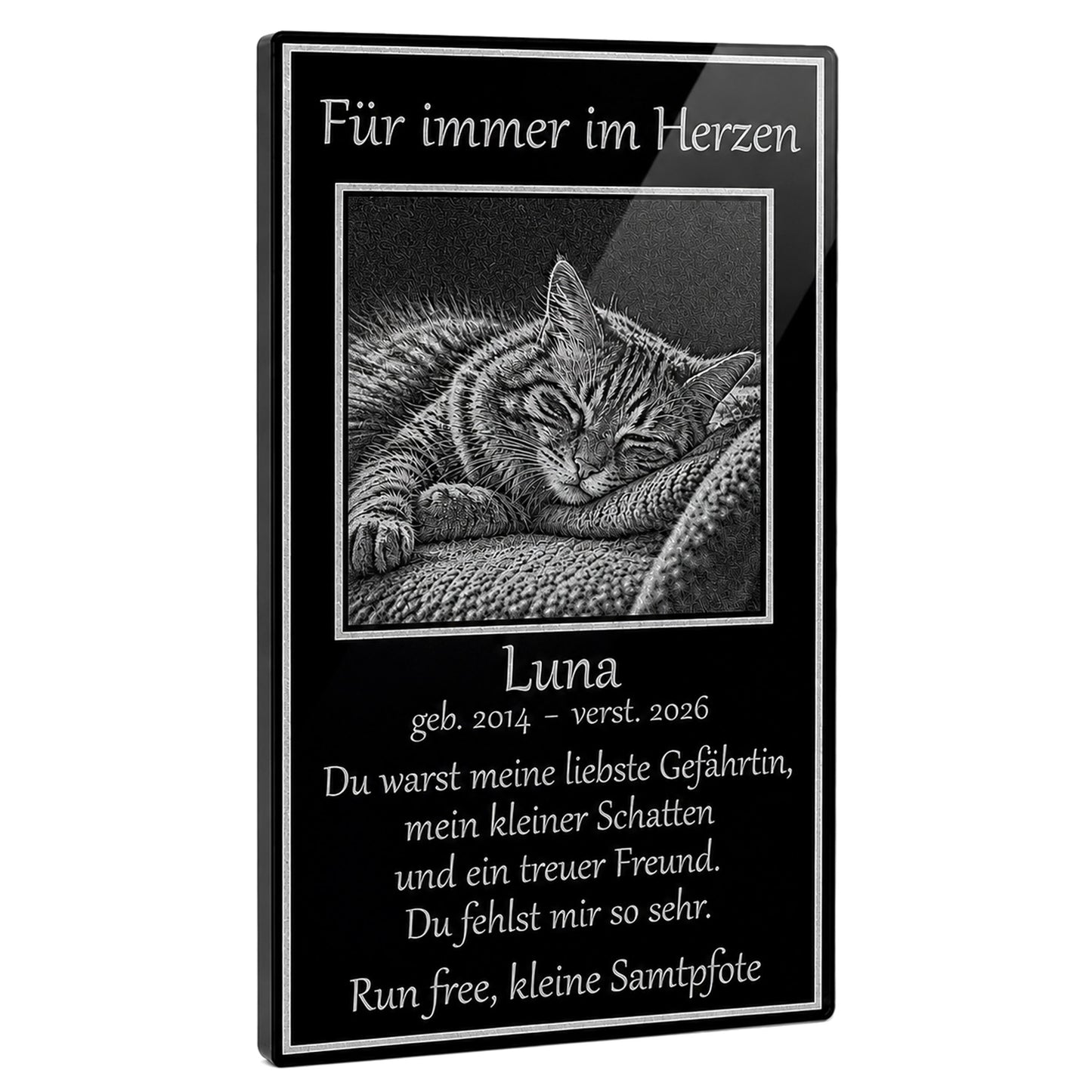 Personalisierte Katzen-Gedenktafel aus schwarzem Acrylglas mit hochwertiger Fotogravur und Katzenname als bleibende Erinnerung.